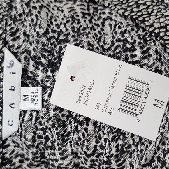 Cabi V Neck Bottom Gethered Placket Blouse - Picture 15 of 16